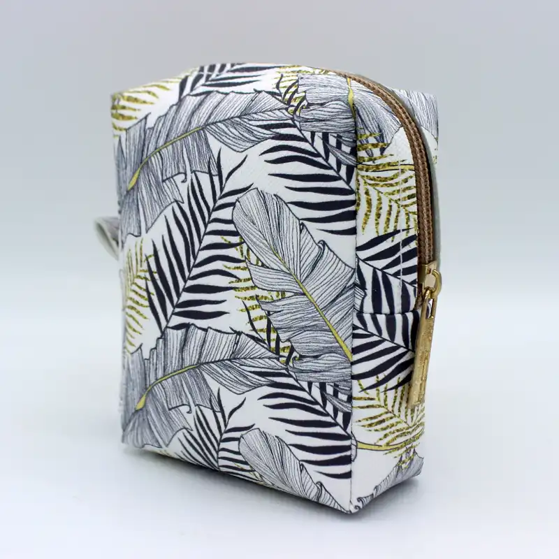 کیف لوازم آرایش زنانه مدل استوایی کد A360