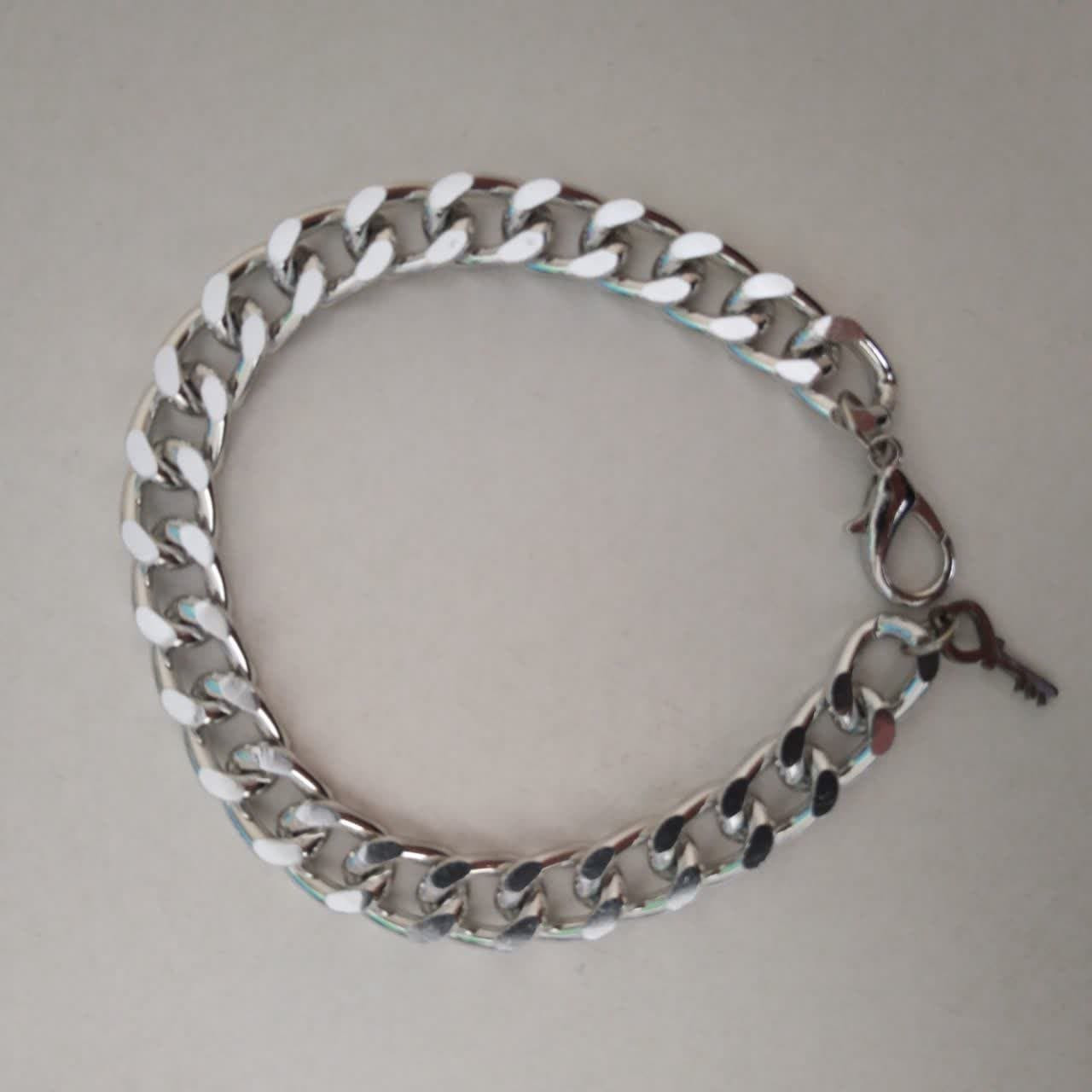 دستبند مدل زنجیری کلید