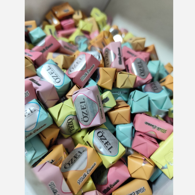 شکلات اوزل شیری - ۱۰۰۰گرم