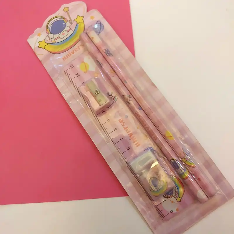 ست لوازم التحریر مدل فضانورد کد 03 بسته 5 عددی