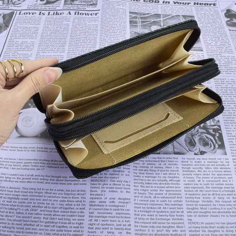 کیف پول زنانه مدل پوست ماری 8425