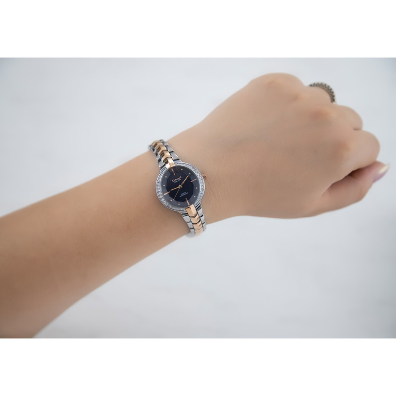 ساعت مچی عقربه ای زنانه اوماکس مدل OJEC046N004