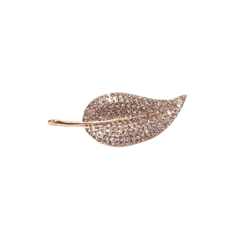 گل سینه زنانه مدل برگ نگین دار کد 112005228