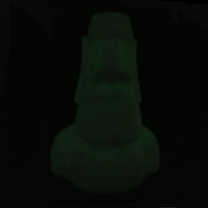 مجسمه مدل ایستر شب رنگ