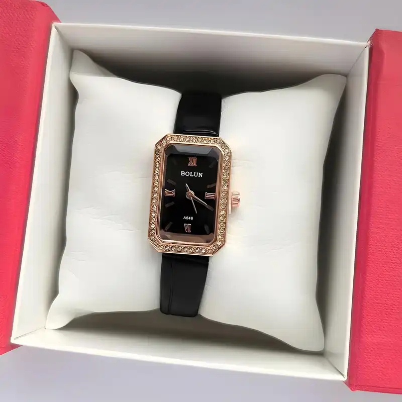 ساعت مچی عقربه ای زنانه بولون مدل بند ورنی دور نگین 2