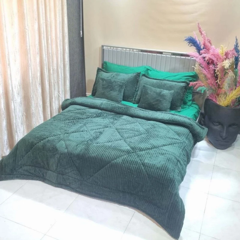 سرویس خواب مدل مخمل راه راه ترک کد 005 2 نفره 8 تکه