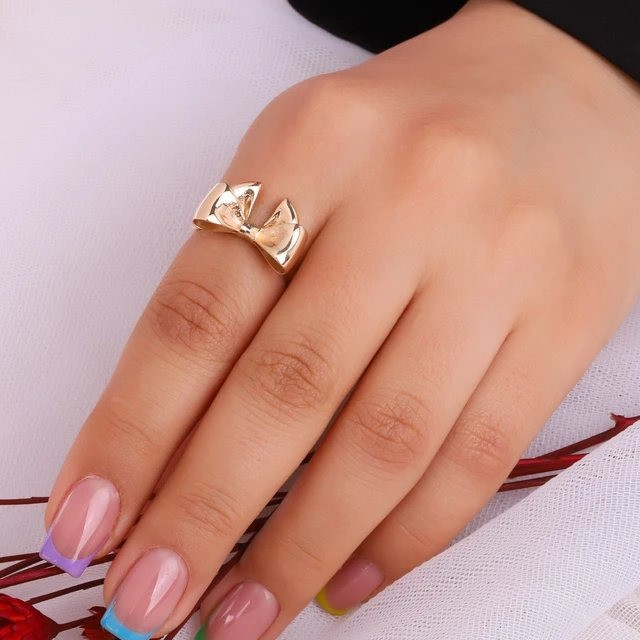 انگشتر طلا 18 عیار زنانه گالری طلای ده مدل مینیمال طرح پاپیون  - 2