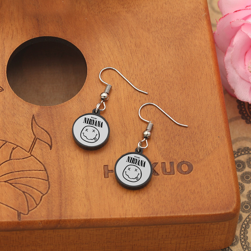 گوشواره زنانه ناکسیگو مدل شب تاب طرح Nirvana کد ES8155