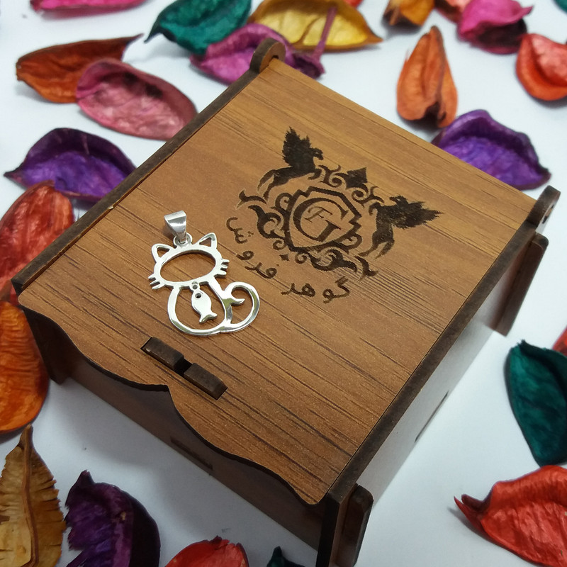 آویز گردنبند نقره مدل پیشی با ماهی