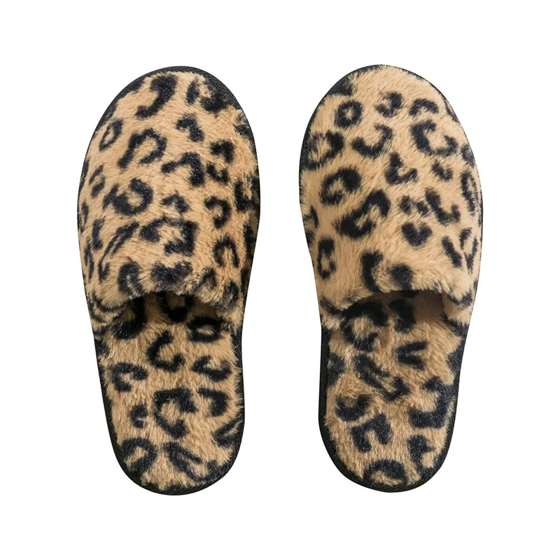 دمپایی حوله‌ای ال سی وایکیکی مدل پلنگی سوپر سافت