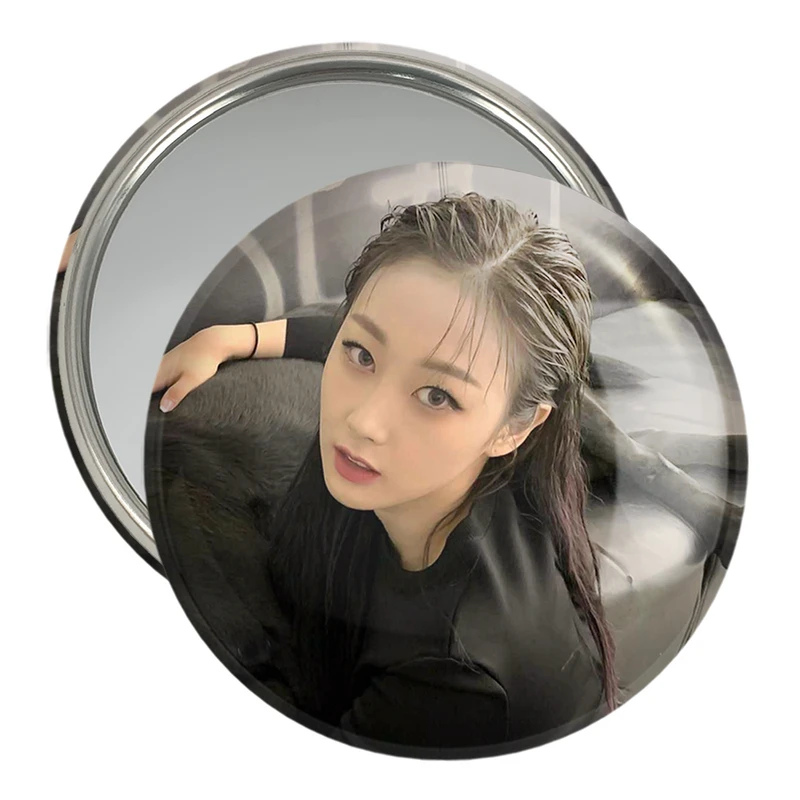 آینه جیبی خندالو مدل جیزل گروه گروه آسپا Aespa  کد 19697