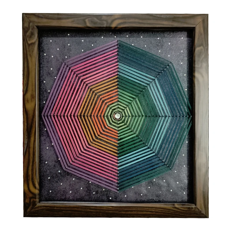 تابلو میخ و نخ طرح اسپایدر 1960