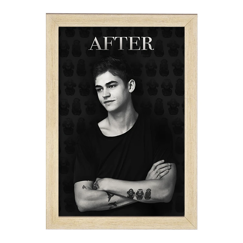 تابلو خندالو مدل هرو فاینز تیفین (Hero Fiennes Tiffin) کد F10254