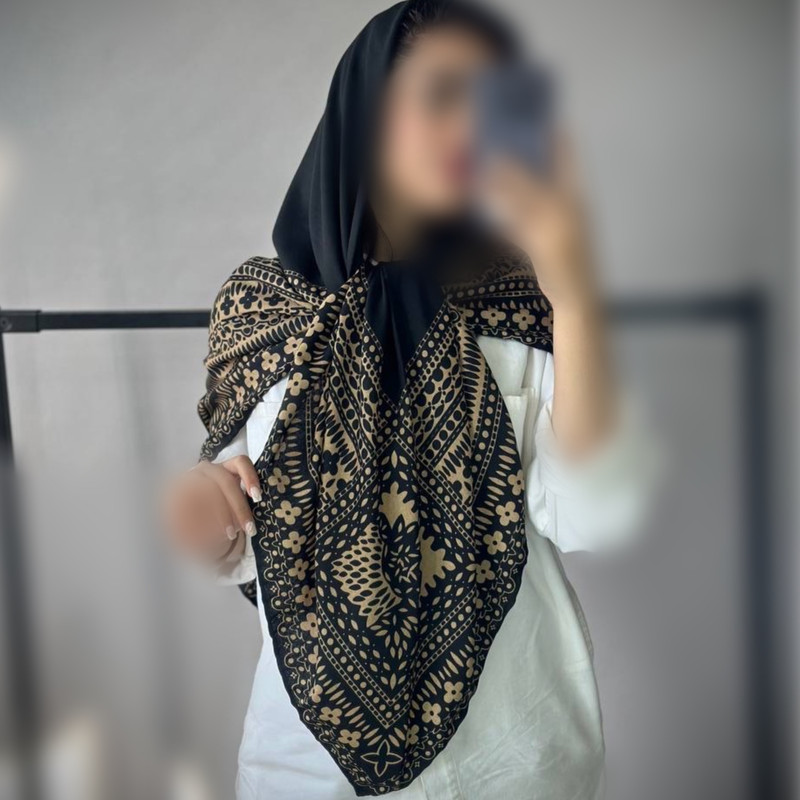 روسری زنانه مدل پاییزی زمستانی حاشیه سنتی گلدار کد 2