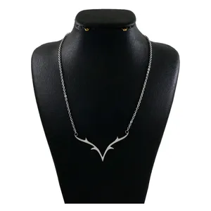 گردنبند نقره زنانه دلی جم طرح شاخ گوزن کد D 644