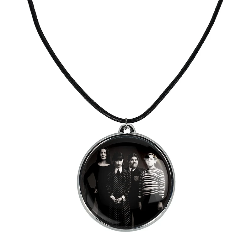 گردنبند خندالو مدل خانواده آدامز و ایند ونزدی Wednesday کد 2204322046