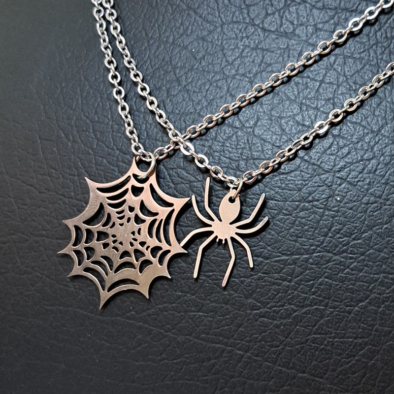 گردنبند مدل عنکبوت و تار عنکبوت بسته 2 عددی گردنبند مدل عنکبوت و تار عنکبوت بسته 2 عددی