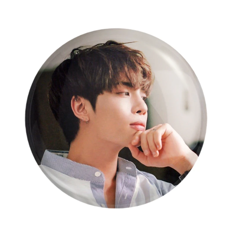 مگنت خندالو مدل جونگهیون گروه شاینی Shinee  کد 21360