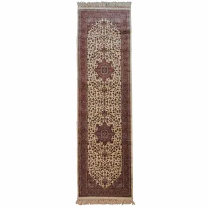 فرش ماشینی مدل نائین کد 450-30 زمینه کرمی
