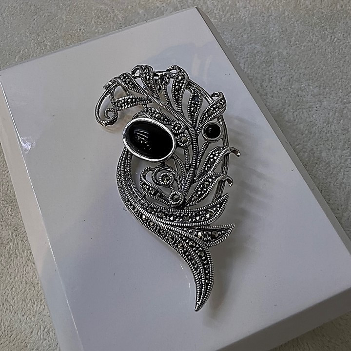 گل سینه زنانه مدل نقره کد glsr-2454