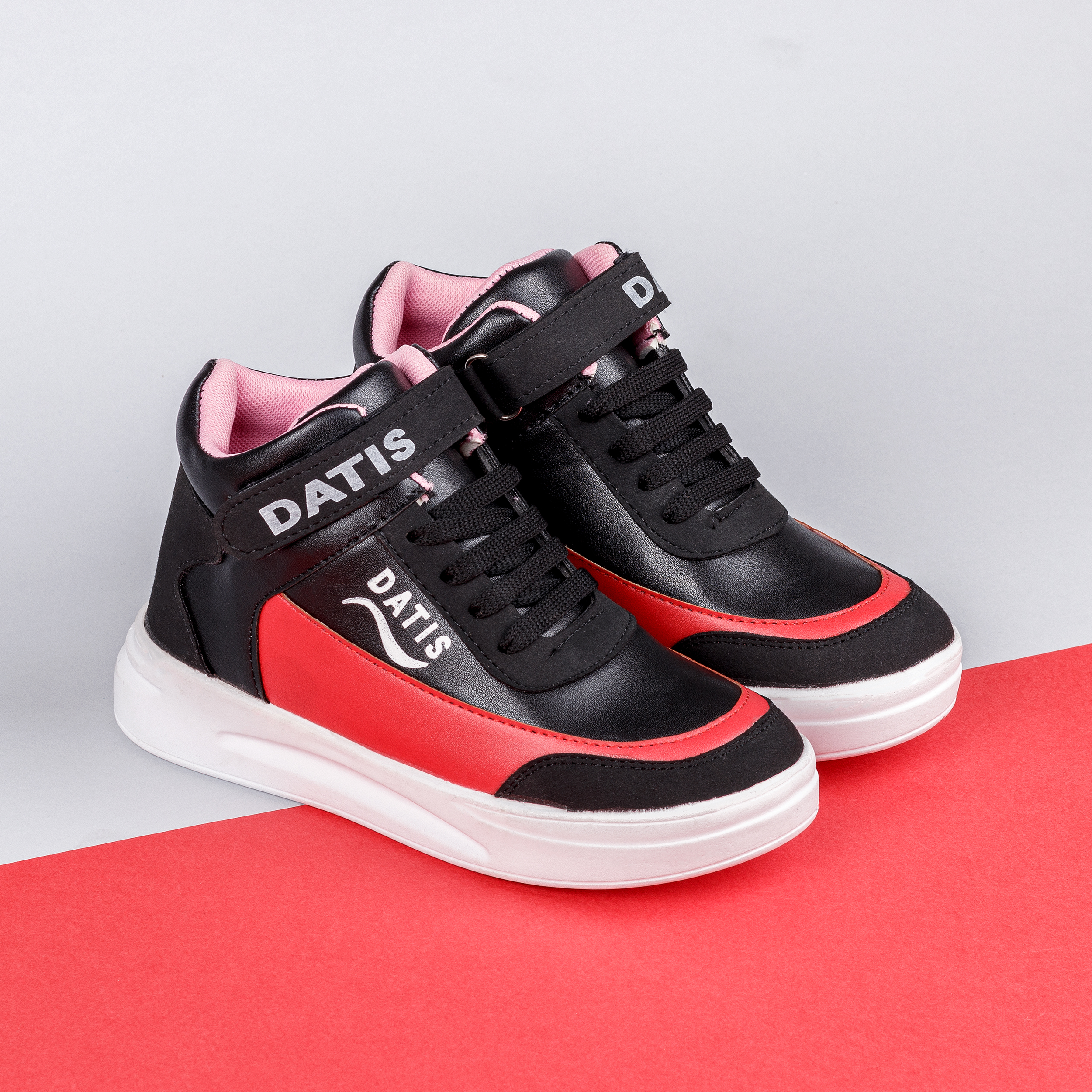 نیم بوت پسرانه داتیس مدل BK.RD.3532