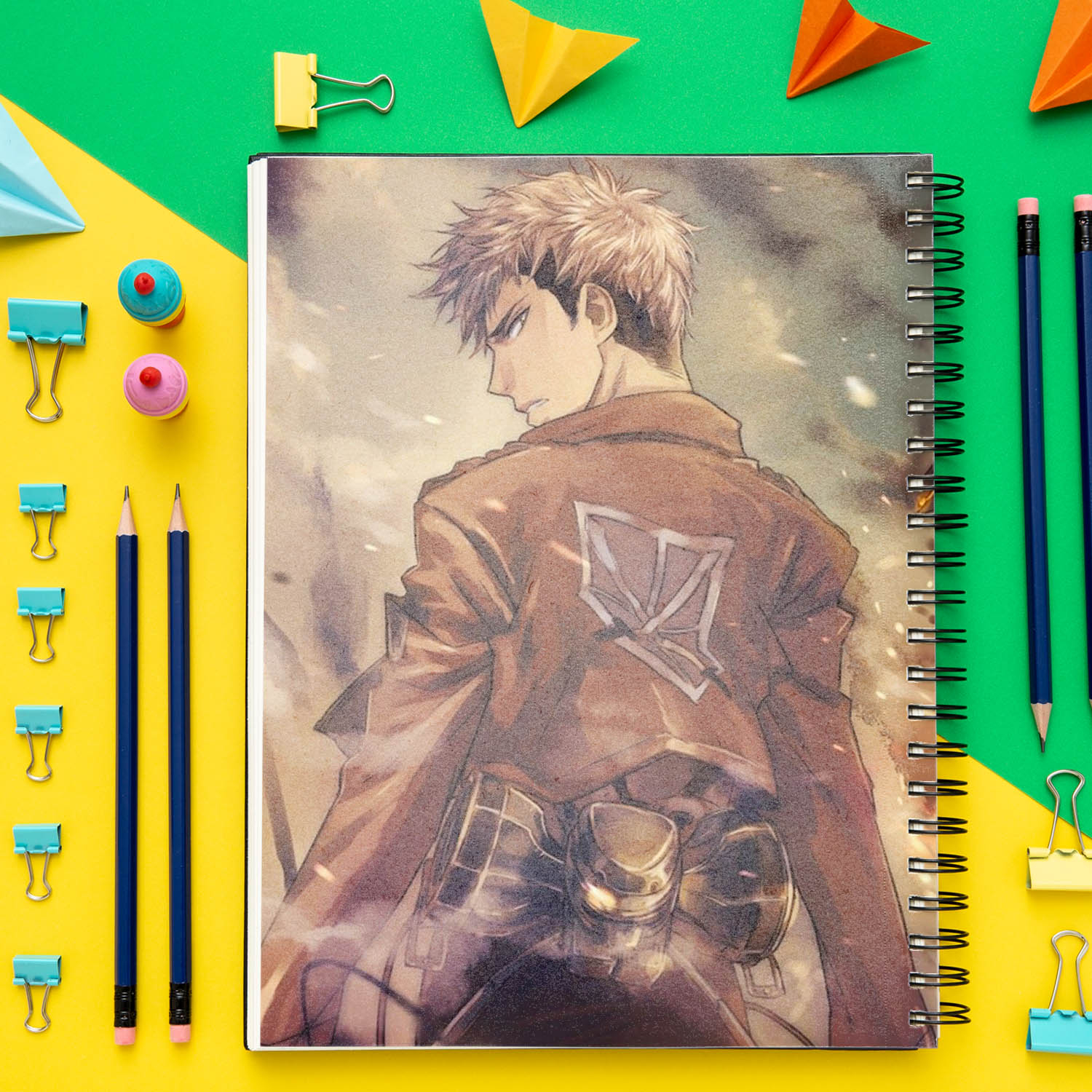 دفتر مشق باژیکان طرح انیمه اتک آن تایتان Attack On Titan کد 20211444 به همراه استیکر لپ تاپ مجموعه 14 عددی