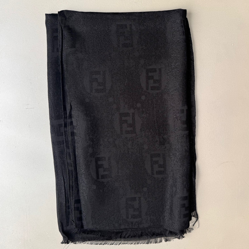 شال زنانه مدل نخ ژاکارد دورو شاین دار کد 8