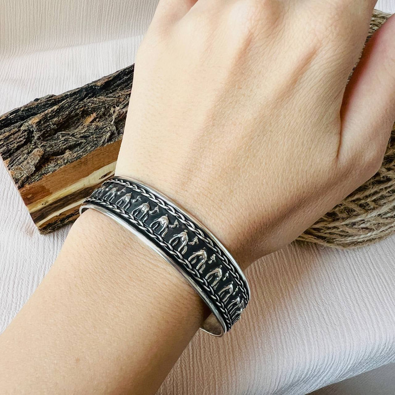 دستبند نقره مدل شتر