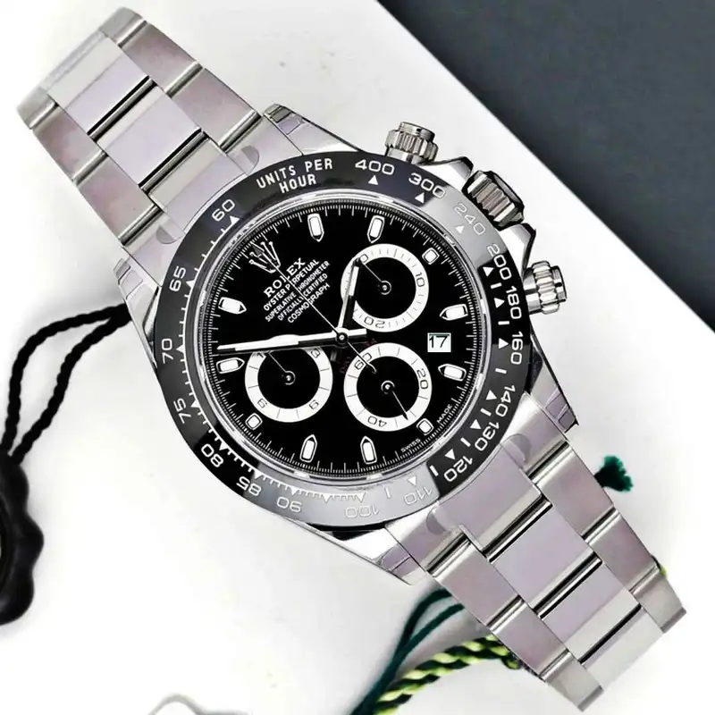 ساعت مچی عقربه‌ای مردانه مدل دیتونا سه موتور فعال کورنوگراف تقویم دار