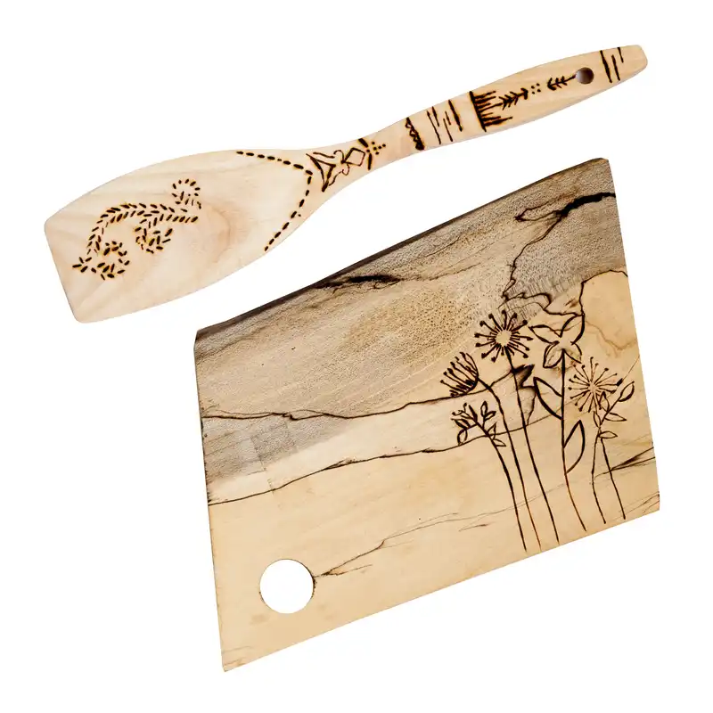 تخته سرو چوبی مدل حکاکی شده طرح گل به همراه کفگیر