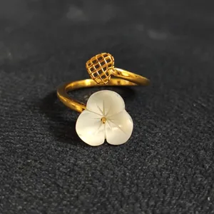  انگشتر طلا 18 عیار زنانه قیراط مدل GH195