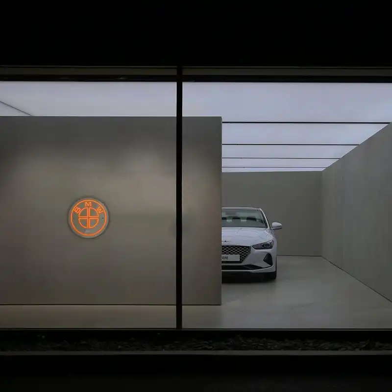 چراغ دیواری نئون دیزاین طرح Bmw_ORG
