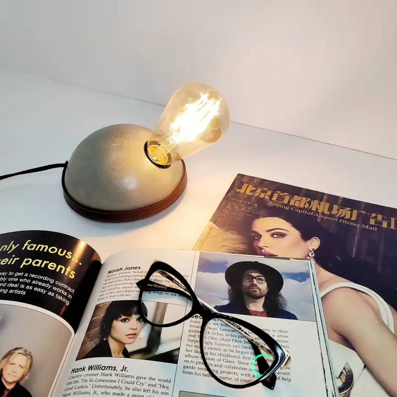 چراغ رومیزی مدل نیم کره