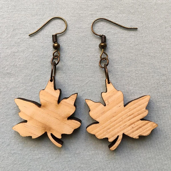 گوشواره زنانه طرح برگ افرا کد 246