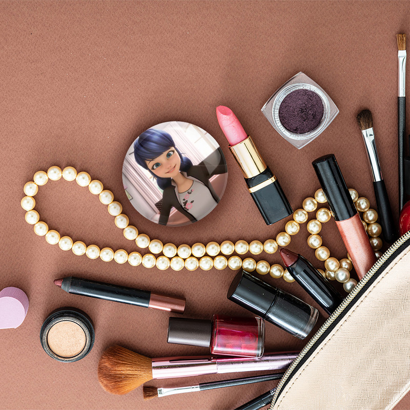 آینه جیبی خندالو مدل دختر کفشدوزکی  کد 3079