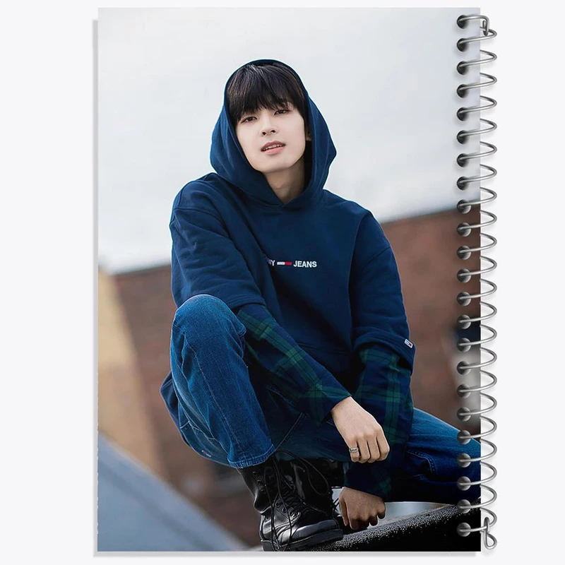 دفتر مشق 100 برگ خندالو طرح ونوو گروه سونتین Seventeen کد 21641