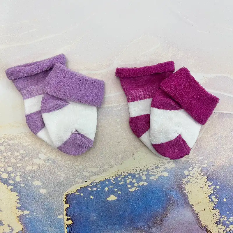 جوراب نوزادی تن پوش هنگامه مدل حوله ای لب برگرد مجموعه 2 عددی