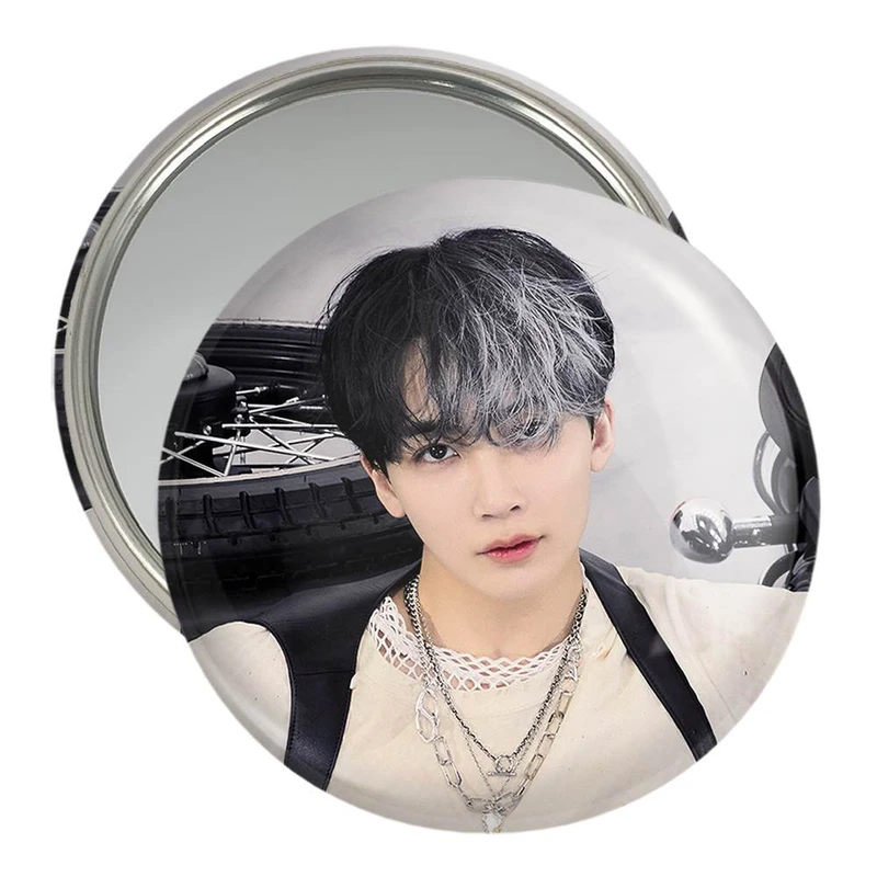 آینه جیبی خندالو مدل جونگهان گروه سونتین Seventeen  کد 21586