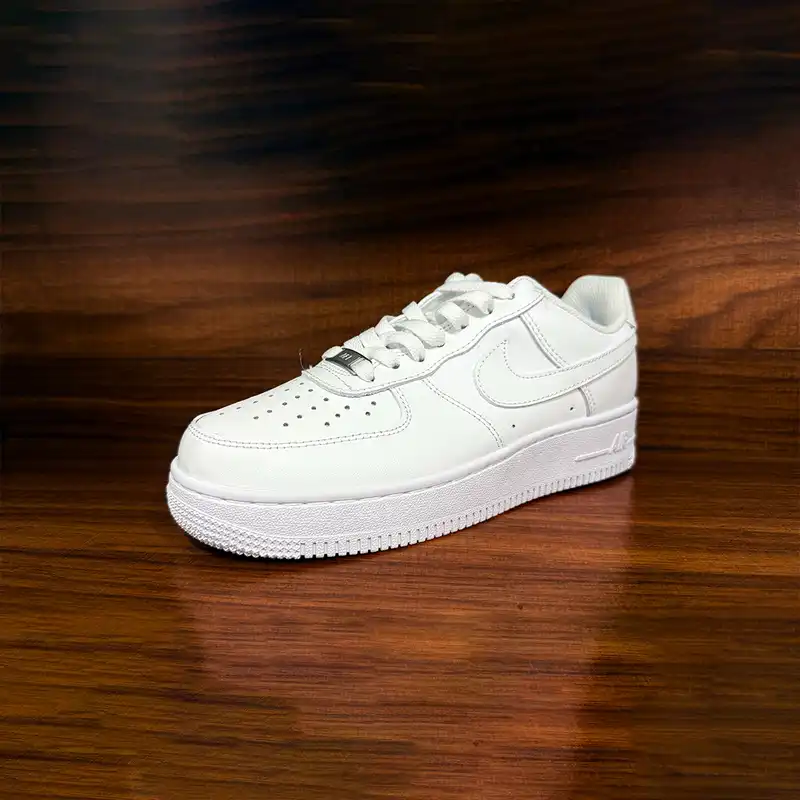 کفش پیاده روی زنانه مدل ایرفورس وان رنگ سفید