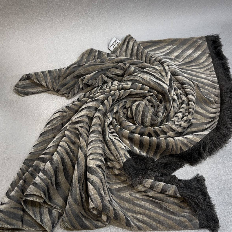 شال مبل و تخت مدل لاویتا سایز 174×144 سانتی متر