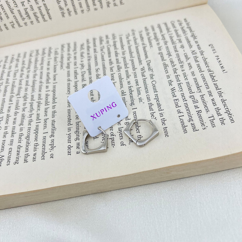 گوشواره زنانه ژوپینگ مدل E4775 گوشواره زنانه ژوپینگ مدل E4775