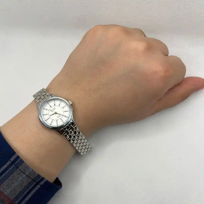 ساعت مچی عقربه ای زنانه اوماکس مدل OJSB002I018