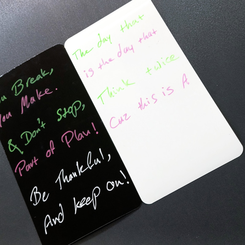 تخته وایت برد مغناطیسی هوم اند فریج مدل انعطاف پذیر سایز 30x20 سانتی متر به همراه ماژیک، هولدر، دستمال تخته پاک کن و استیکر مجموعه 7 عددی