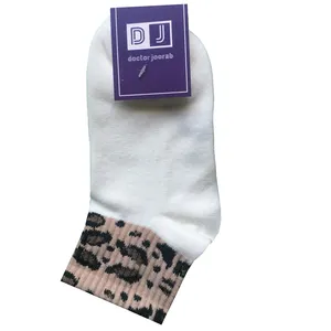 جوراب ساق کوتاه دخترانه دکتر جوراب مدل پنبه پلنگی رنگ سفید