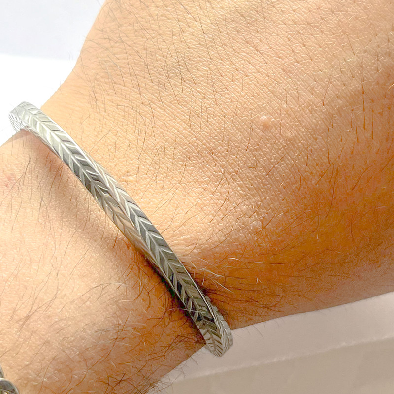 دستبند مردانه مدل پیچ دار