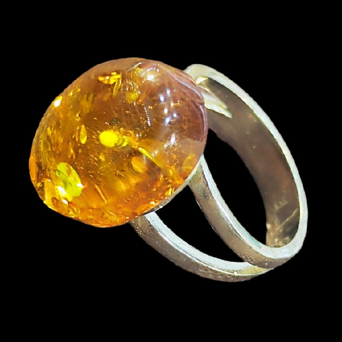 انگشتر نقره زنانه مدل سنگ کهربا کد 553 انگشتر نقره زنانه مدل سنگ کهربا کد 553