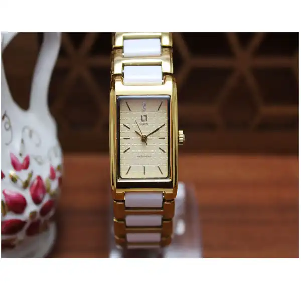 ساعت مچی عقربه ای زنانه لاروس مدل 80146-1117