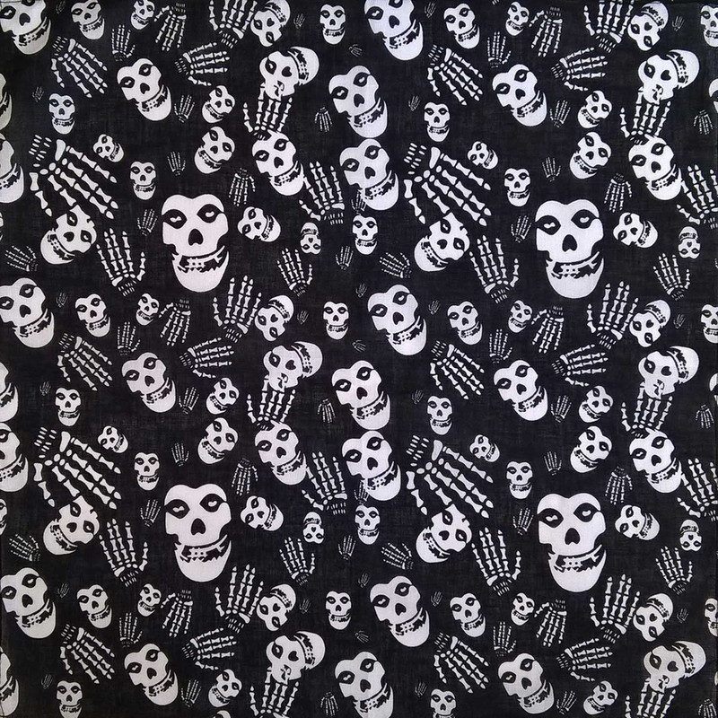 دستمال سرو گردن مدل Black Skull