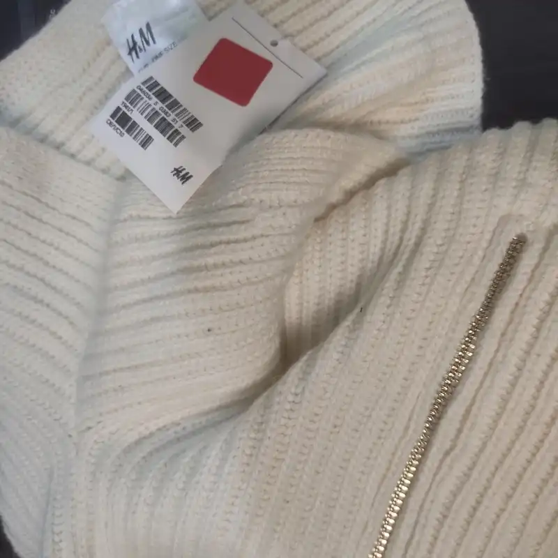 جلیقه بافت زنانه اچ اند ام مدل 0988805002