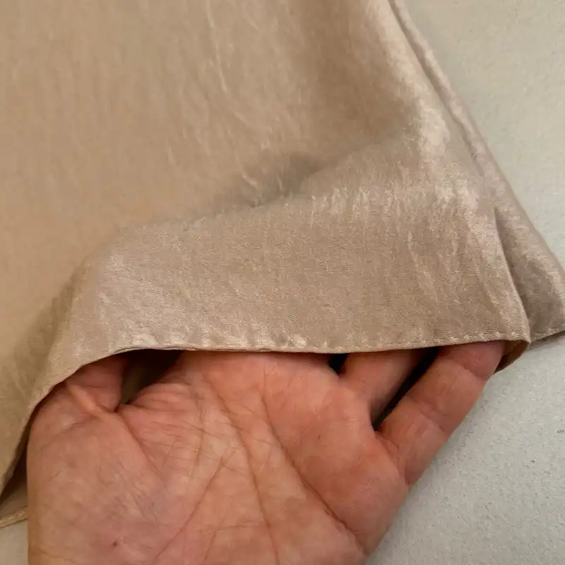 روسری زنانه مدل پتینه ابر و بادی